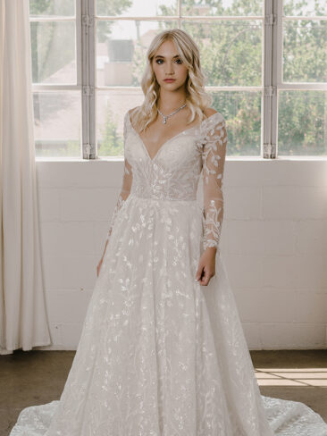 NL2154 necklace earring set on model