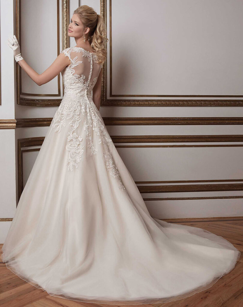 Back view of gown 8789 Justin Alexander