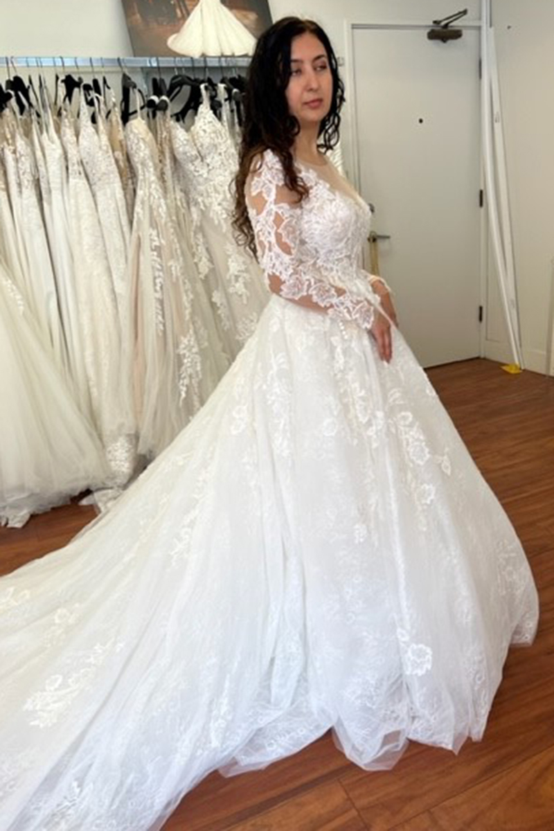 Unbranded Wedding Gown - Paris Connection