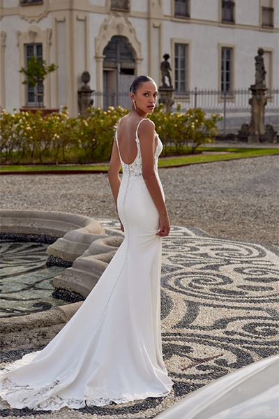 88256 Justin Alexander wedding dress
